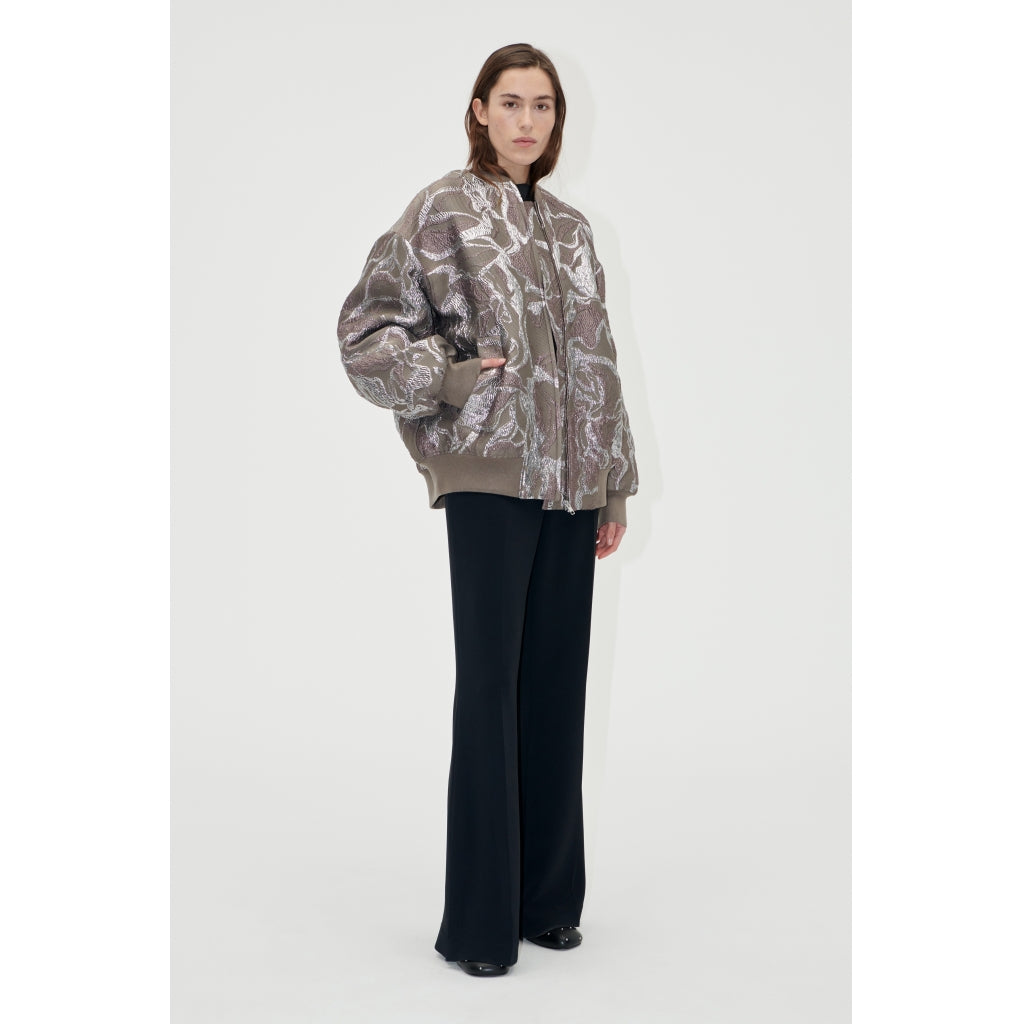 Stine Goya - Volominous Bomber Jacket, 2269 Woven Jacquard - Abstract Foliage