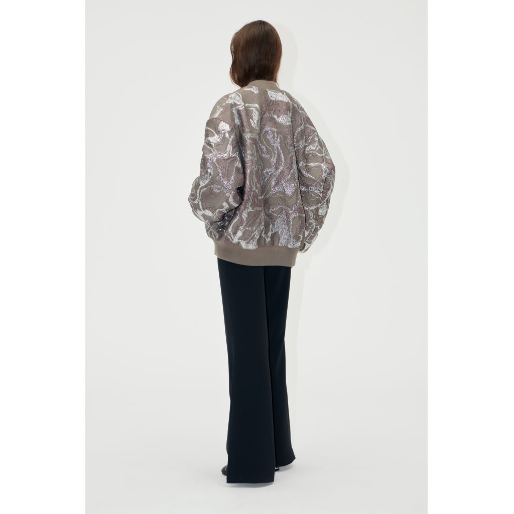 Stine Goya - Volominous Bomber Jacket, 2269 Woven Jacquard - Abstract Foliage