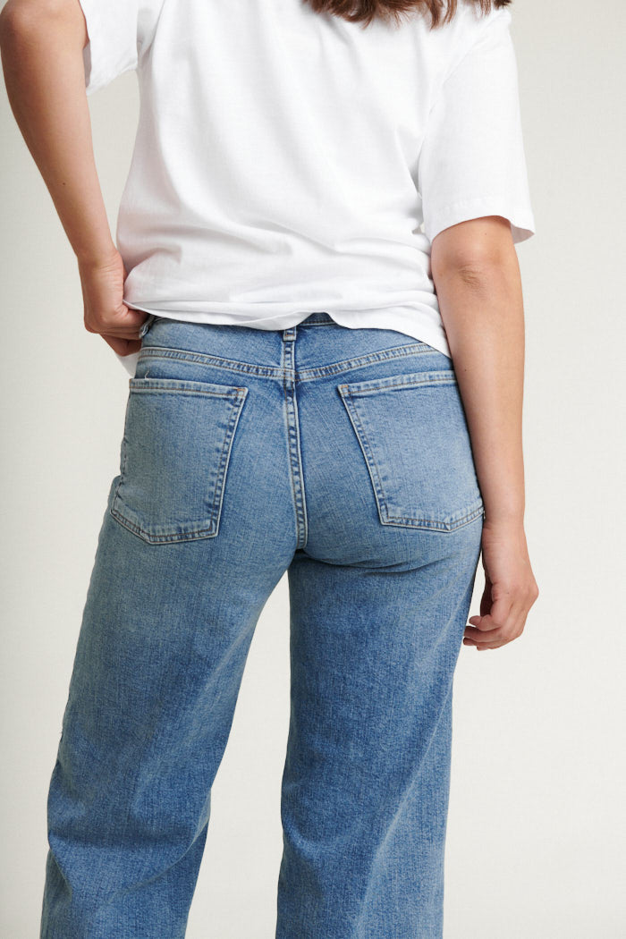 Basic Apparel - Enya Jeans - Stone washed denim